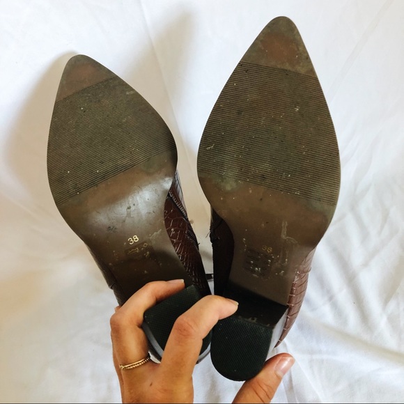 SOLD Le Chateau Patent Leather Ankle Boots - Picture 3 of 3